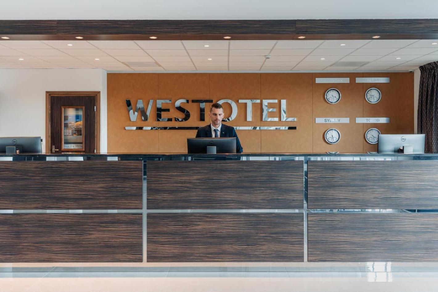 Westotel Taverny - Paris Val-D'Oise Exterior foto